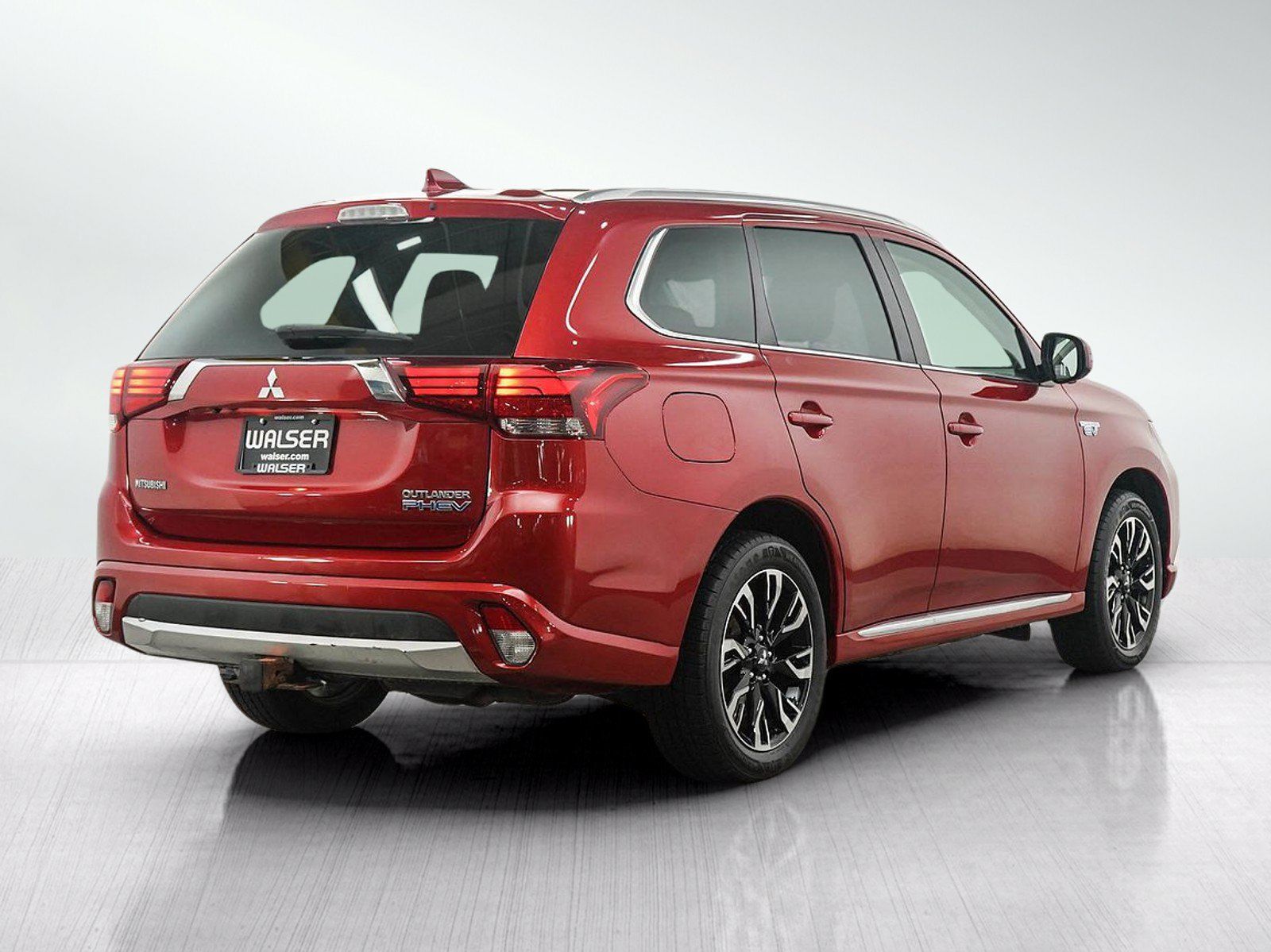 Used 2018 Mitsubishi Outlander 4WD Plug-In Hybrid image 5