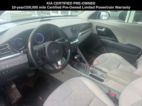 Certified 2020 Kia Niro LXS image 10