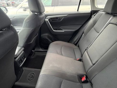 Used 2025 Toyota RAV4 LE AWD/4WD image 4