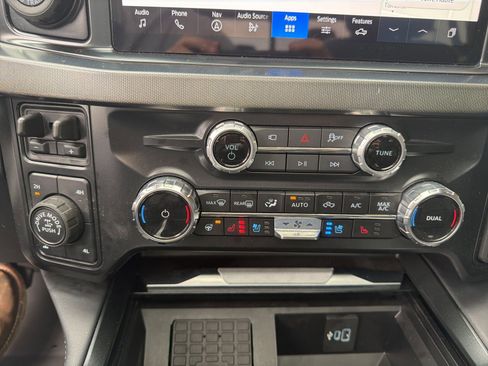 Used 2025 Ford F250 Platinum w/ Tremor Off-Road Package AWD/4WD image 19