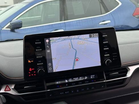 Used 2021 Toyota Sienna XSE image 4