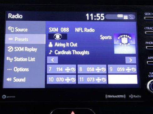 Used 2021 Toyota Venza LE image 32