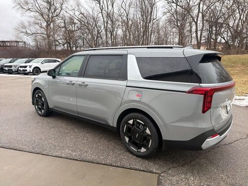 New 2026 Kia Carnival EX image 5