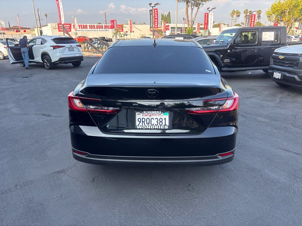 Used 2025 Toyota Camry LE w/ Convenience Package FWD image 5