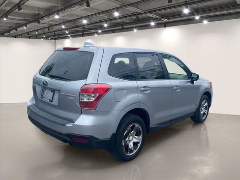 Used 2016 Subaru Forester 2.5i AWD/4WD image 7