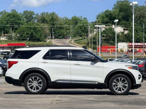 Used 2020 Ford Explorer XLT w/ Equipment Group 202A AWD/4WD image 6