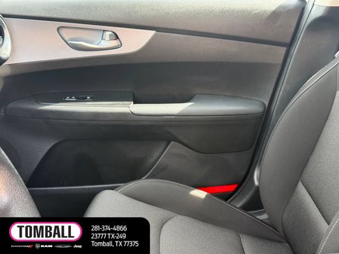 Used 2023 Kia Forte LXS FWD image 9