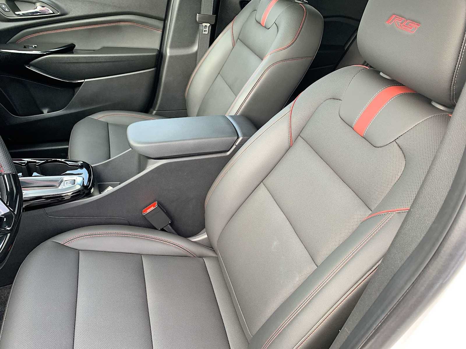 Certified 2024 Chevrolet Trax RS w/ Sunroof Package FWD image 19
