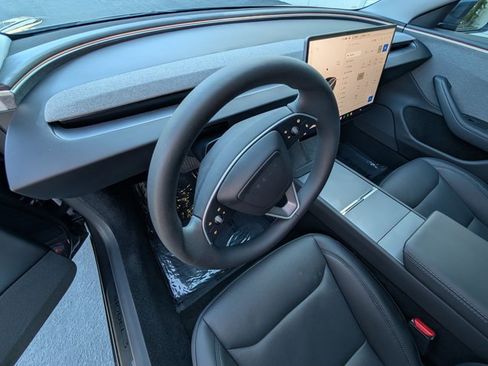 Used 2025 Tesla Model 3 Long Range RWD image 9