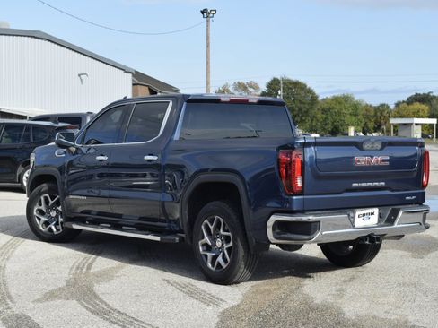 Used 2022 GMC Sierra 1500 SLT w/ SLT Convenience Package image 8