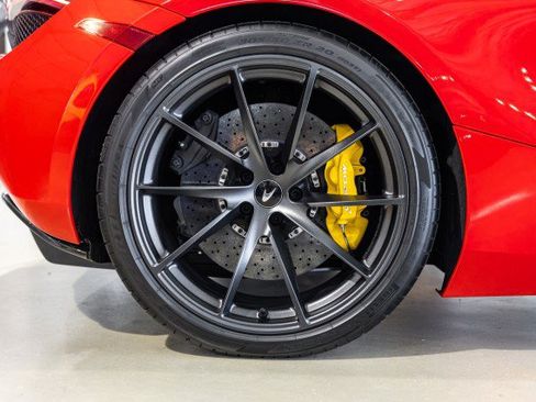 Used 2022 McLaren 720S Performance RWD image 22