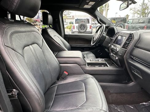 Used 2020 Ford Expedition Limited w/ Equipment Group 302A AWD/4WD image 16