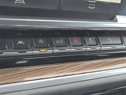 Used 2025 Chevrolet Silverado 1500 LT image 28