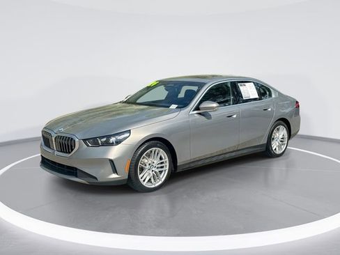 Used 2024 BMW 530i RWD image 1