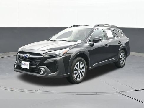 Used 2023 Subaru Outback Premium AWD/4WD image 4