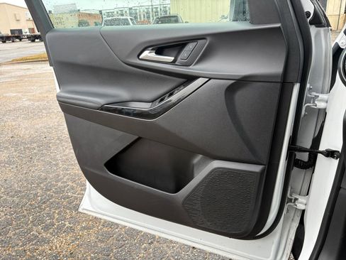 Used 2025 Chevrolet Equinox LT image 20