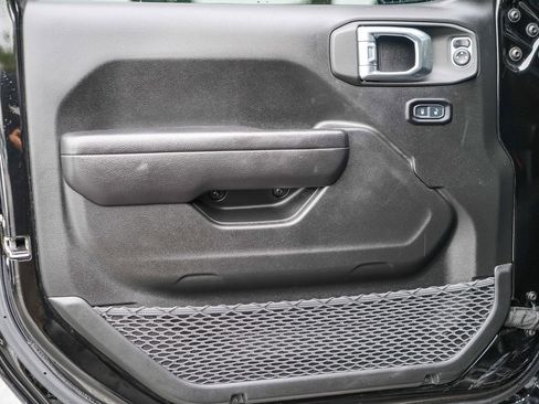 Used 2023 Jeep Gladiator Sport image 20