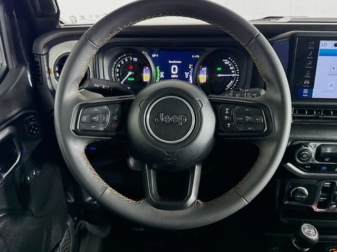 Used 2024 Jeep Wrangler Unlimited AWD/4WD image 18