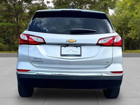 Used 2021 Chevrolet Equinox LT FWD image 4