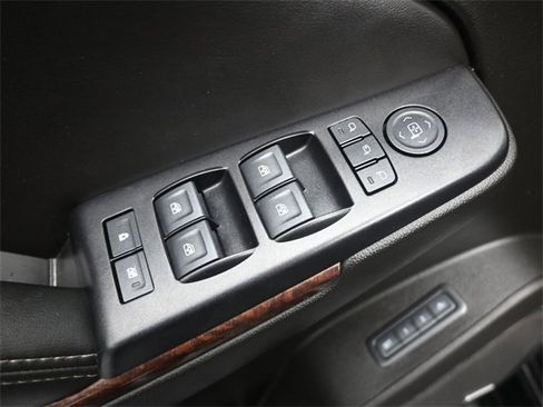 Used 2018 GMC Yukon SLT w/ Premium Edition image 13