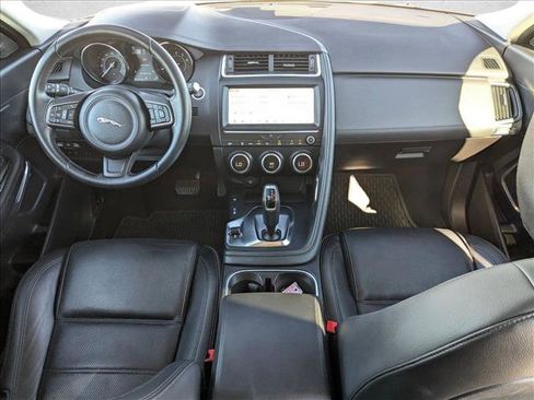 Used 2020 Jaguar E-PACE SE image 18
