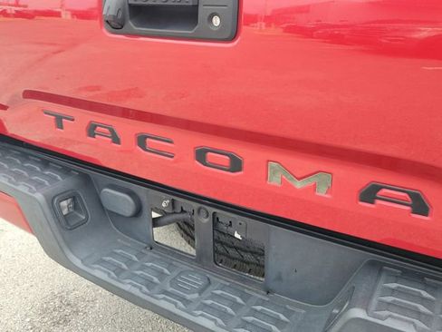 Used 2019 Toyota Tacoma SR w/ SR Convenience Package image 8