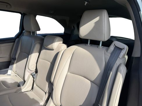 Used 2018 Honda Odyssey EX-L image 16