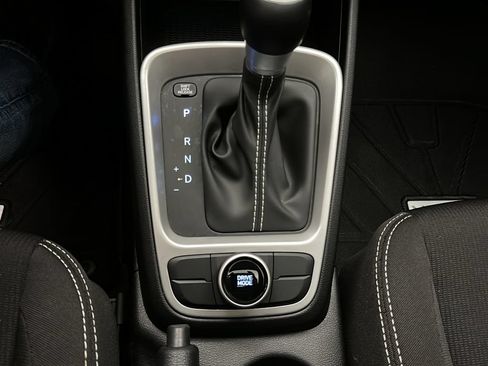 Certified 2023 Hyundai Venue SEL FWD image 27