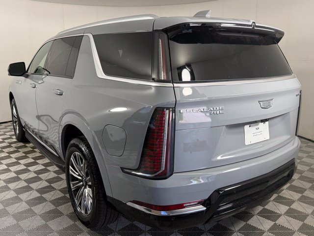 Used 2026 Cadillac Escalade IQL Luxury AWD/4WD image 4
