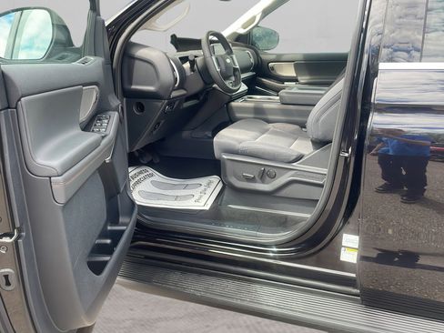 Used 2025 Ford Expedition Active AWD/4WD image 11