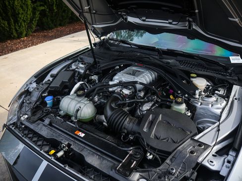 Used 2020 Ford Mustang Shelby GT500 w/ Technology Package image 33