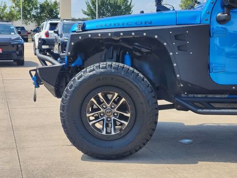 Used 2016 Jeep Wrangler Unlimited Rubicon w/ Connectivity Group AWD/4WD image 8