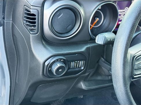 Used 2021 Jeep Wrangler Unlimited Willys image 11