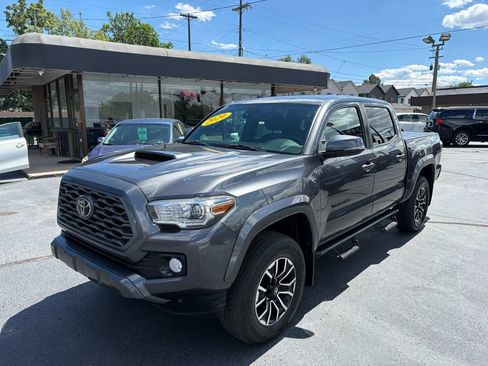 Used 2020 Toyota Tacoma TRD Sport AWD/4WD image 1