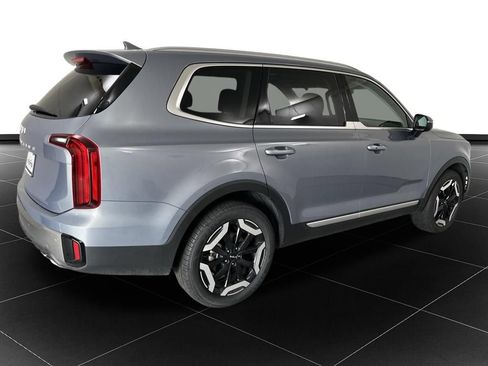 Used 2025 Kia Telluride S FWD image 5