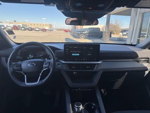 Used 2025 Ford Explorer ST-Line w/ ST-Line Street Pack image 13