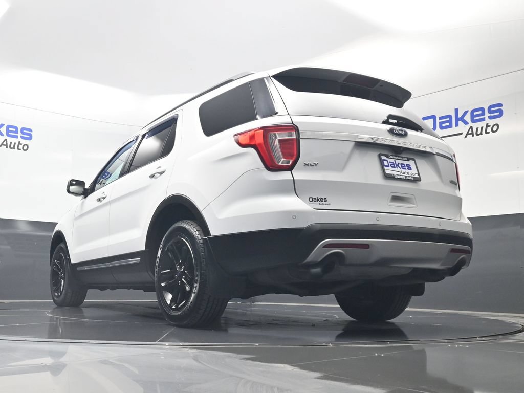Used 2017 Ford Explorer XLT FWD image 39