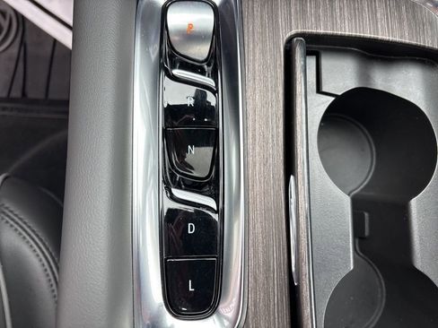 Certified 2024 Buick Enclave Avenir w/ Avenir Technology Package image 36