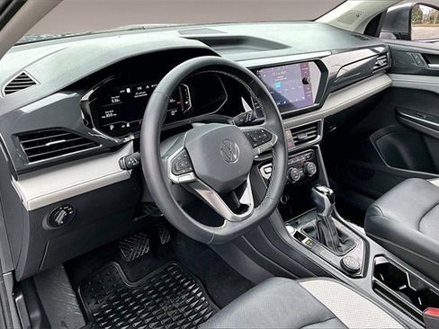 Used 2022 Volkswagen Taos SEL image 17