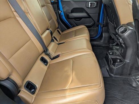Used 2021 Jeep Gladiator Rubicon AWD/4WD image 18
