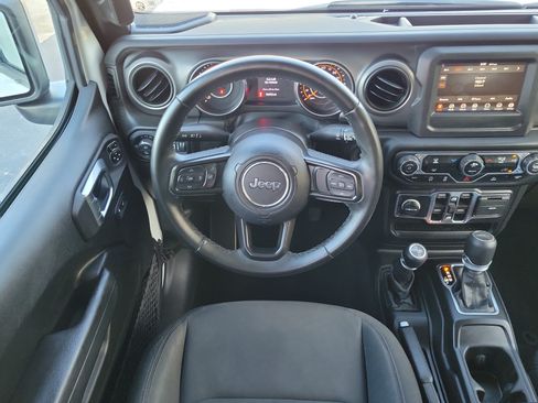 Used 2022 Jeep Gladiator Sport AWD/4WD image 15