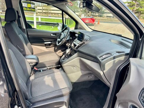 Used 2020 Ford Transit Connect XLT image 15