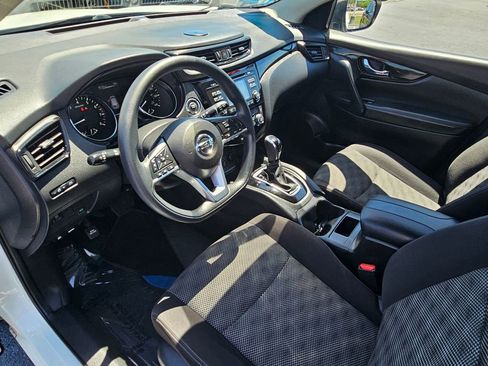 Used 2017 Nissan Rogue Sport SV FWD image 15