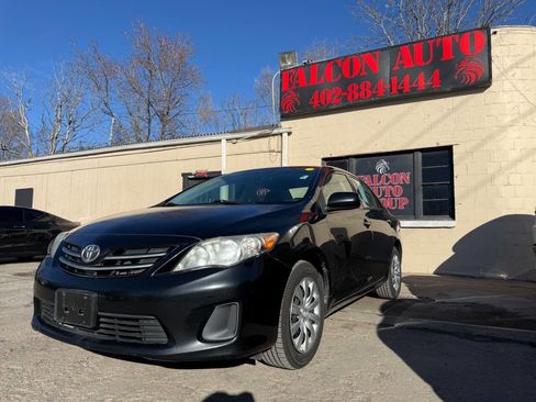 Used 2013 Toyota Corolla LE image 1