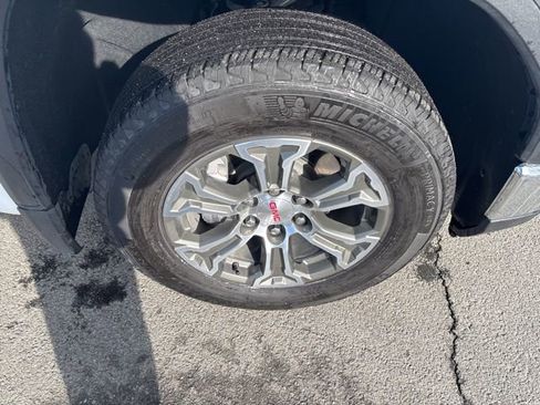 Used 2025 GMC Sierra 1500 SLT image 38