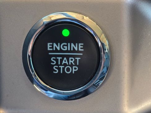 Used 2022 Ford Expedition XLT image 20