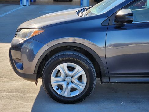 Used 2013 Toyota RAV4 LE image 10