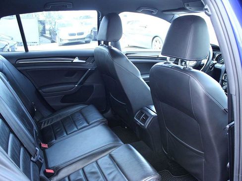 Used 2016 Volkswagen Golf R image 18