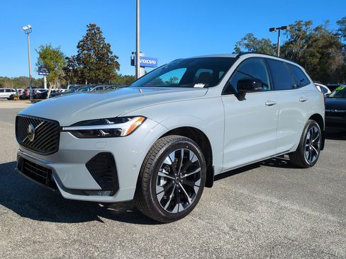 New 2026 Volvo XC60 B5 Plus w/ Protection Package Premier image 8