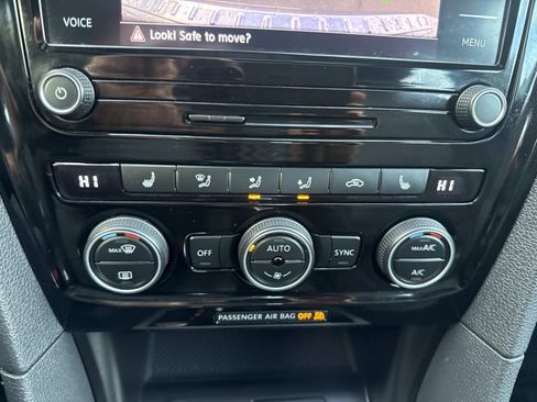 Certified 2022 Volkswagen Passat 2.0T R-Line image 25